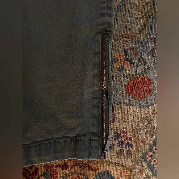 Ivanka Trump Green Pants - Picture 2 of 4